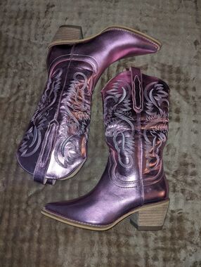 Metallic Pink Western Cowboy Boots - Women